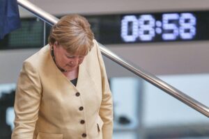 Trittin und Künast für Merkel als Bundespräsidentin Angela Merkel im Fokus: Diskussion um mögliche Präsidentschaft und ihr politisches Erbe.