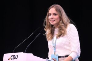 Winter erwartet bei Parteitag über 90 Prozent für Merz Wiebke Winter spricht optimistisch über Friedrich Merz, Partei und Generationengerechtigkeit in Bremen.