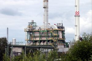 BSW fordert von Reiche klare Zusagen für PCK Schwedt Raffinerie PCK in Schwedt: Zentrale Ölversorgung, wirtschaftliche Herausforderungen, politische Lösungen gefordert.