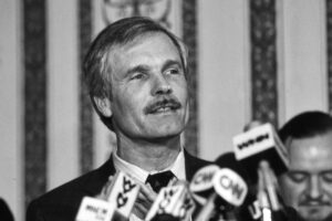 CNN-Gründer Ted Turner gestorben Ted Turner, CNN-Gründer, verstorben; prägt Nachrichtenwelt, 24-Stunden-Berichterstattung und Wrestling.